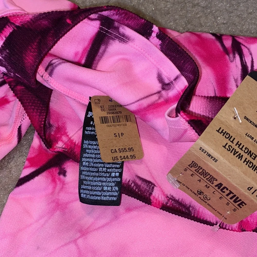 🆕PINK Victoria’s Secret Pink Spiral Tie Dye Set, M, S
